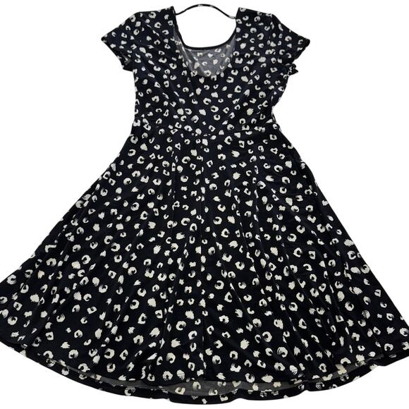 Gilli Dress Womens Small Black White Leopard Print Fit Flare Short Sleeve USA - Picture 2 of 7